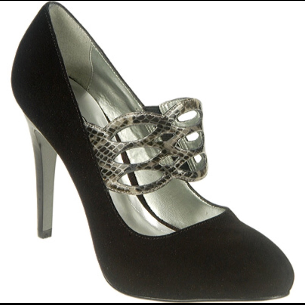 Carlos Santana Infinity Leather Heels
